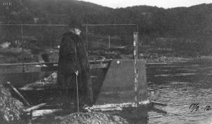 Sam Eyde befarer dammen 1912 - Foto ØTB-Videoarkivet